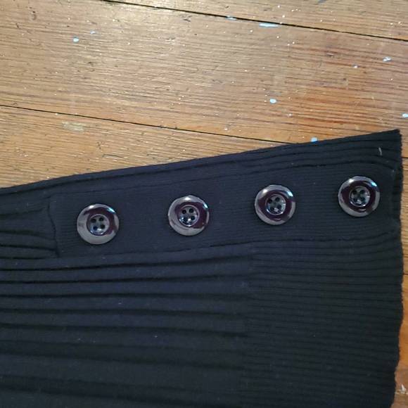 CLOSET CLOSING 7/31 Black scoop neck 3/4 sleeve sweater size small - Picture 5 of 5